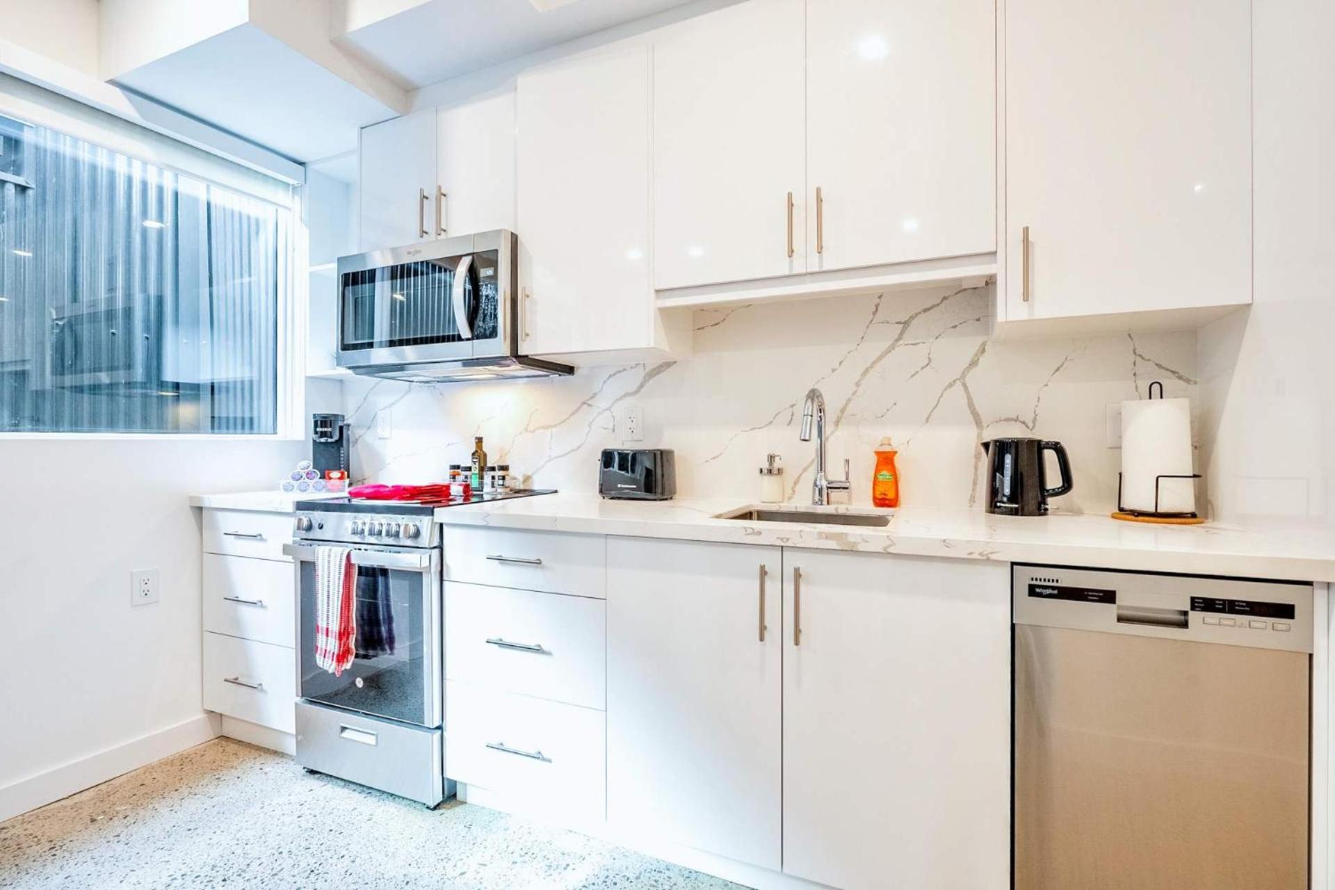 Spacious 2Br Apartment - Regent Park Near Downtown Торонто Экстерьер фото